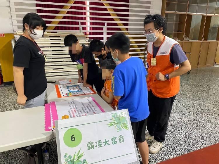 世界展望會以闖關遊戲推廣兒少保護觀念